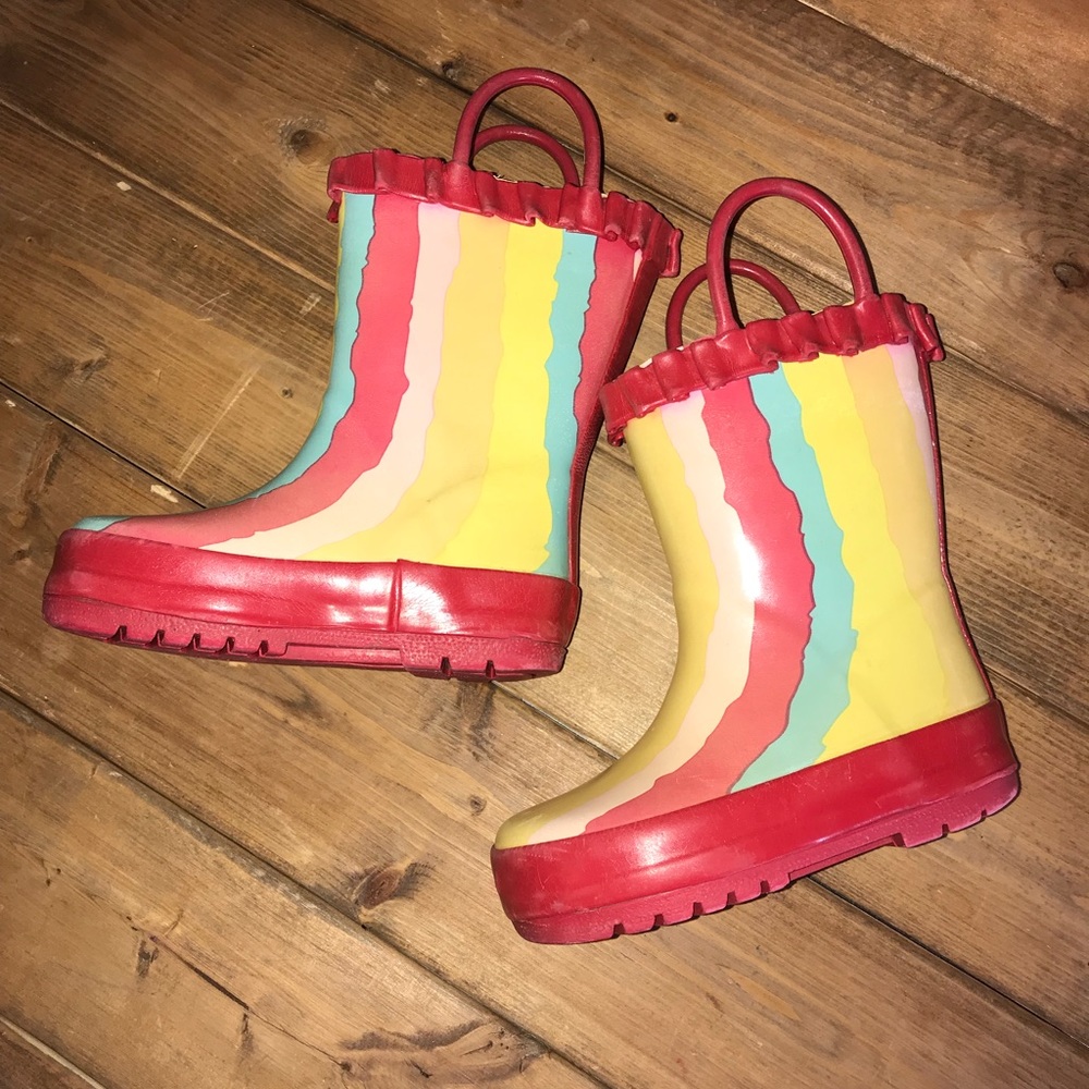 Toddler girl’s rainbow rain boots